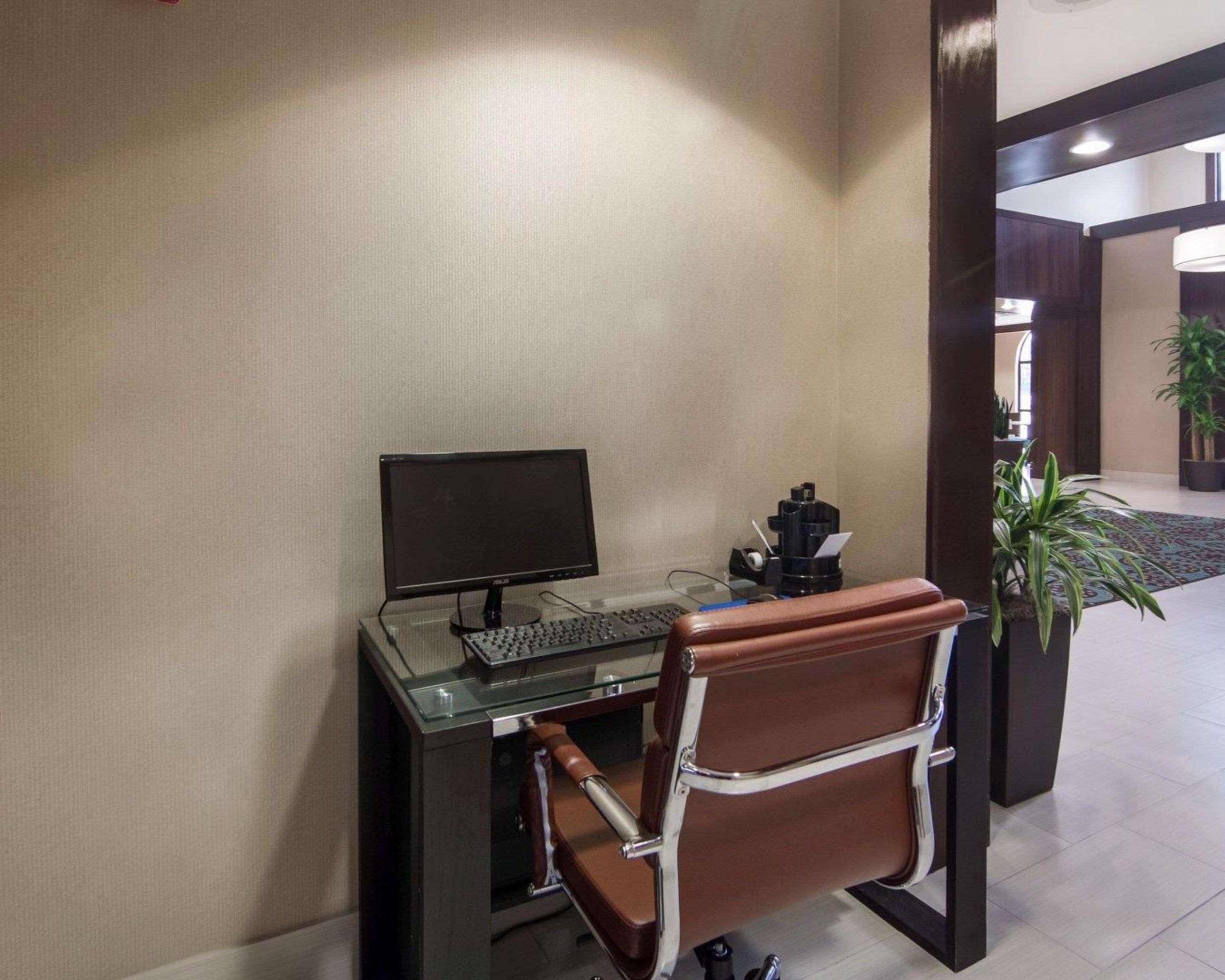 Comfort Suites Houston West At Clay Road Esterno foto